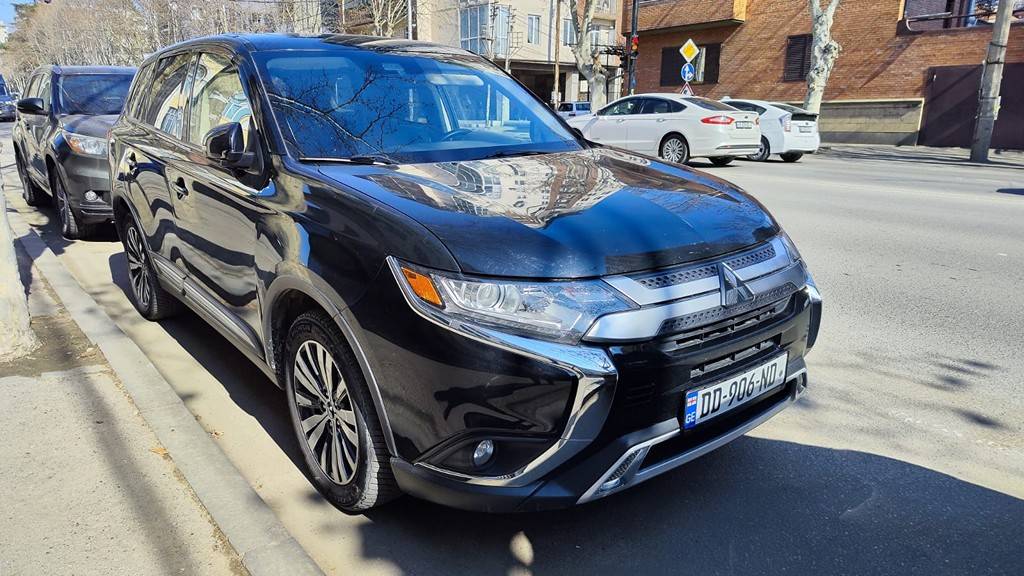 Mitsubishi Outlander 2019წ. (2,4 ბენზინი)