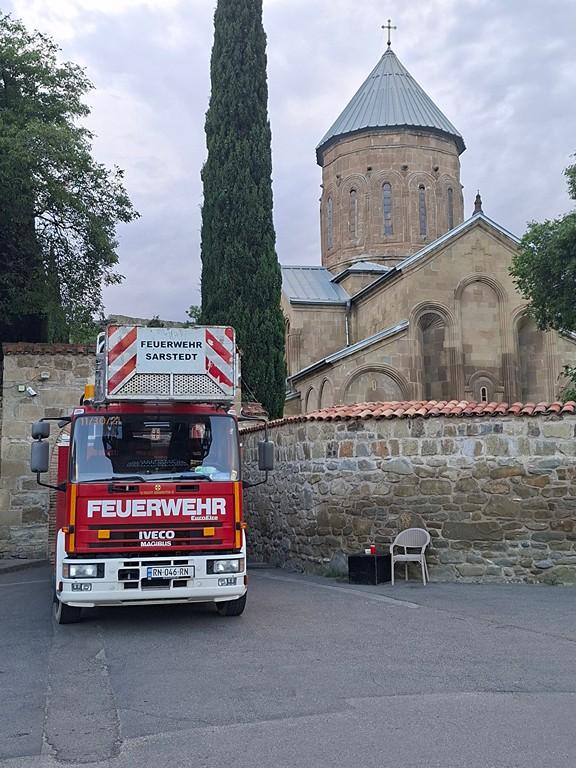 ქირავდება-ამწე-კალათები-31-მ-24-მ-18-მ