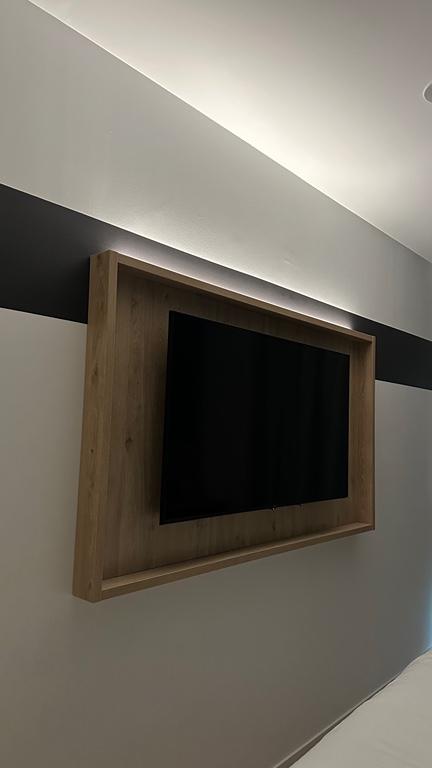 ნებისმიერი-ზომით-ფორმით-და-ფონით-სარკეები-განათებით