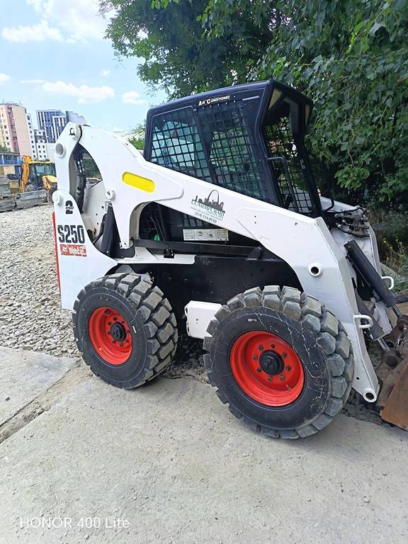 ქირავდება ბობგატი s250 თი